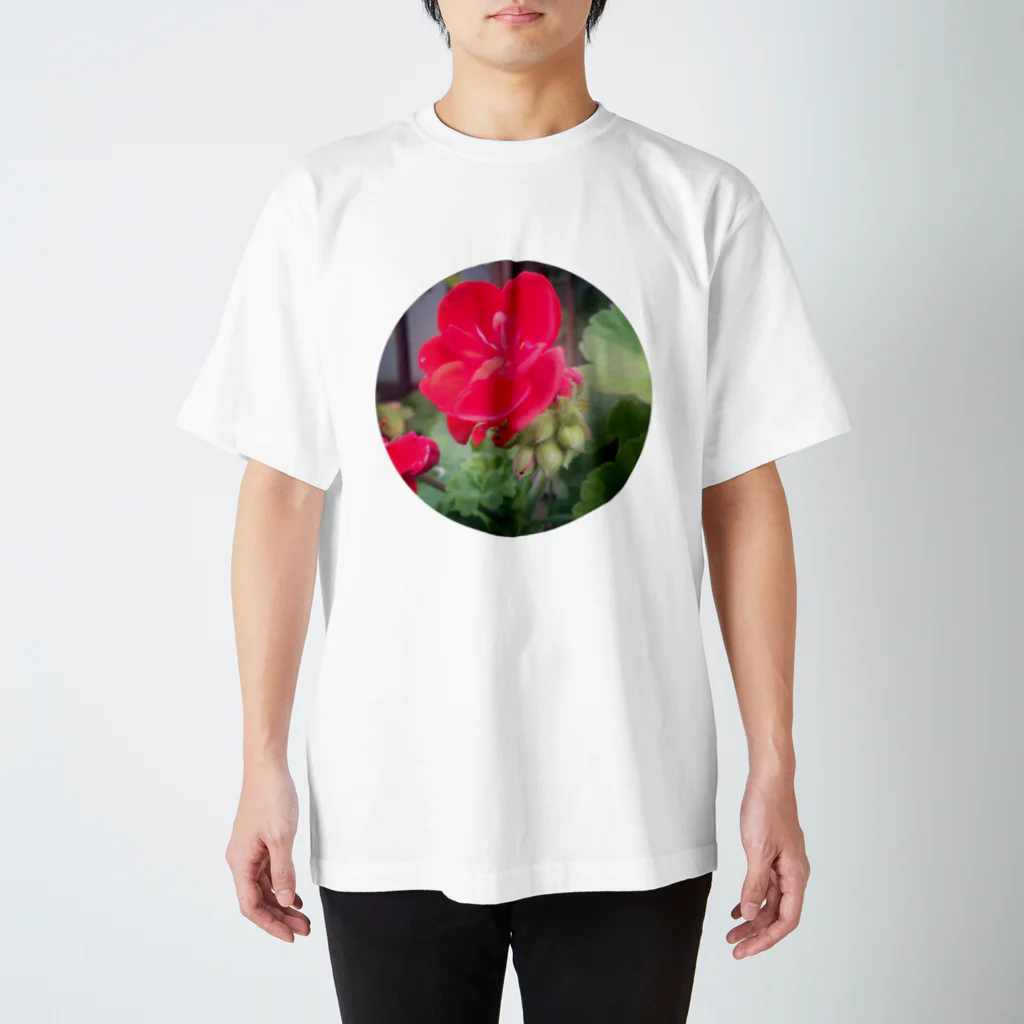 ぎんいろの星の景色　赤い花 Regular Fit T-Shirt