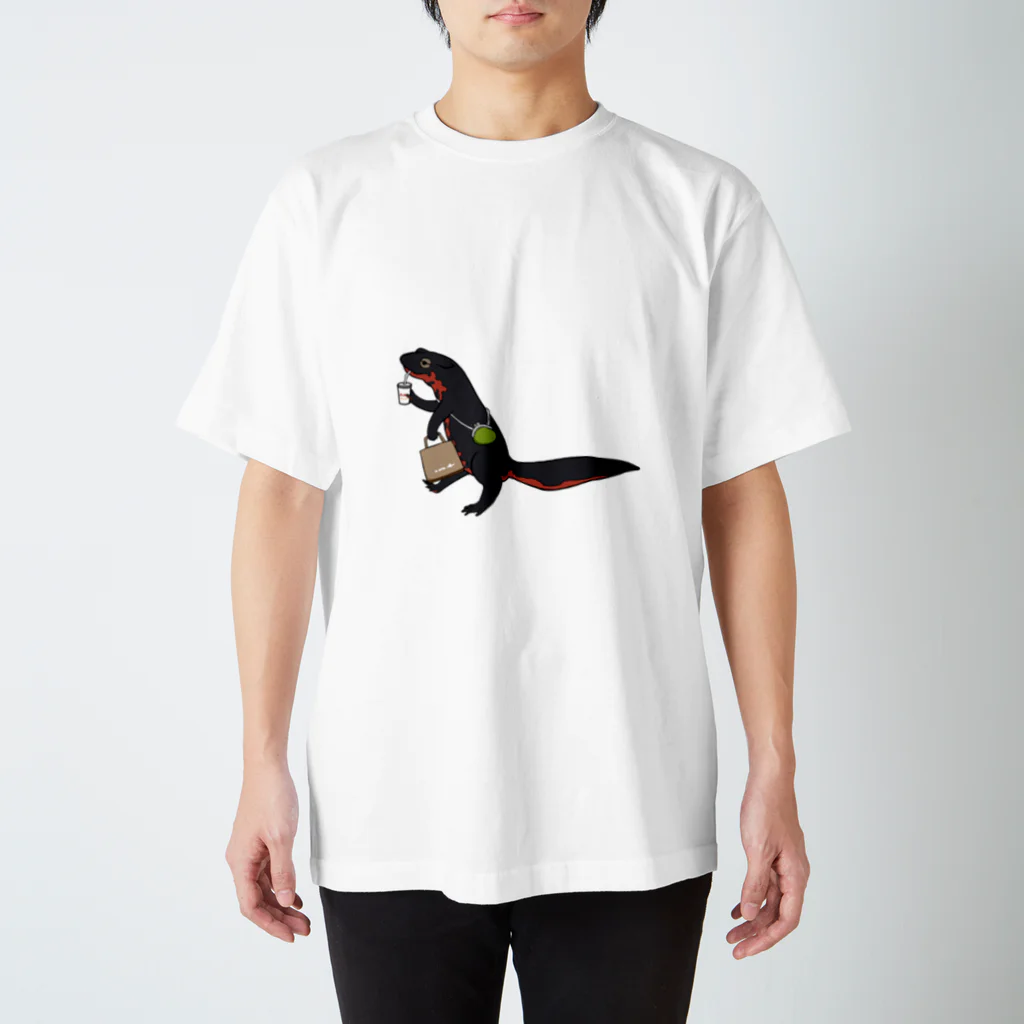 イモリのしっぽ　SUZURI支店のアカハライモリ(買い物帰り） Regular Fit T-Shirt