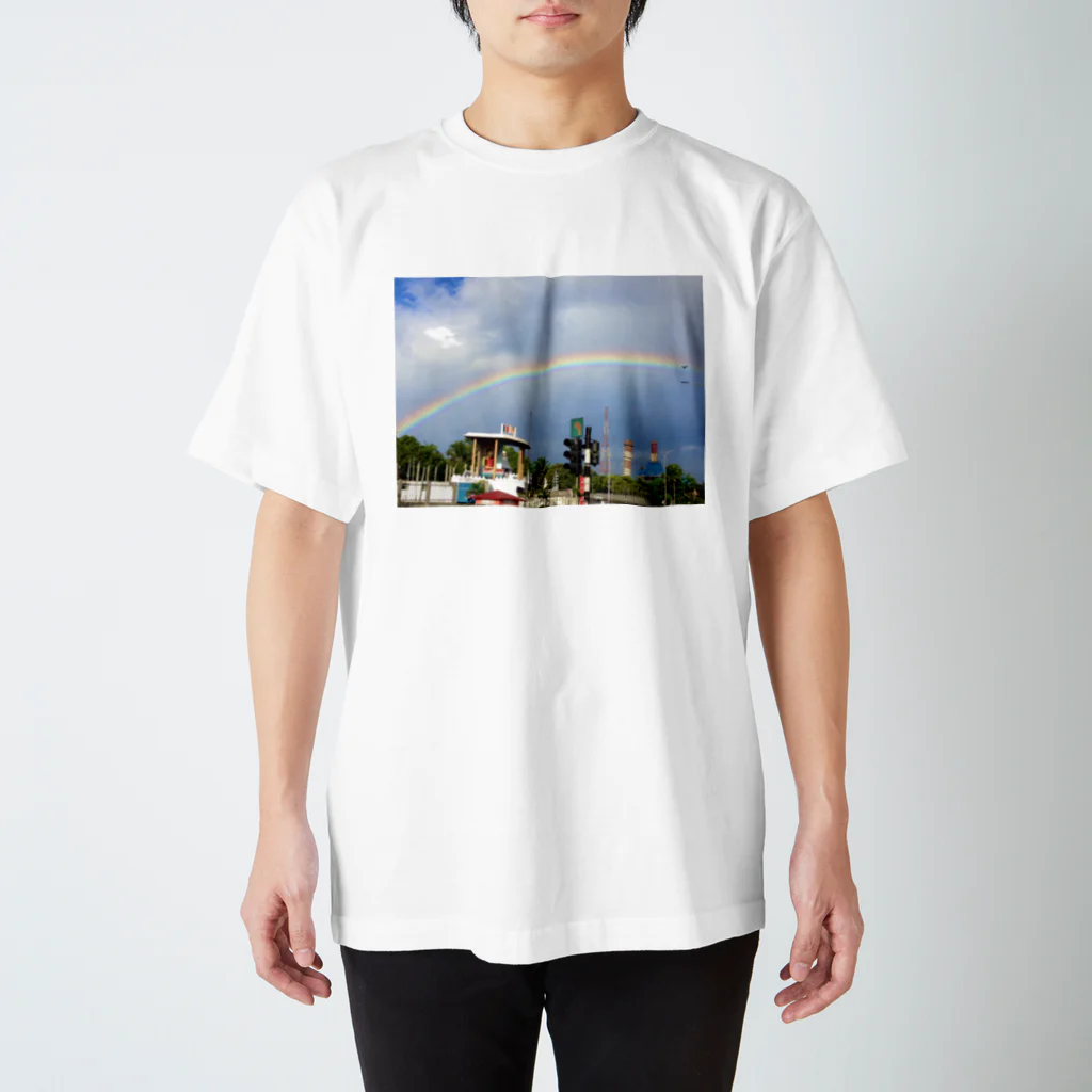 ふぉとしえしょっぷのにじとぶつぞう Regular Fit T-Shirt