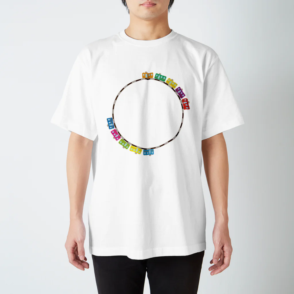 フォーヴァのTRAIN Regular Fit T-Shirt