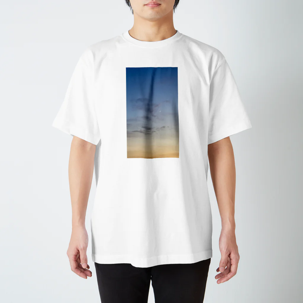 Sunrise Trip の三日月と金星のランデヴー スタンダードTシャツ