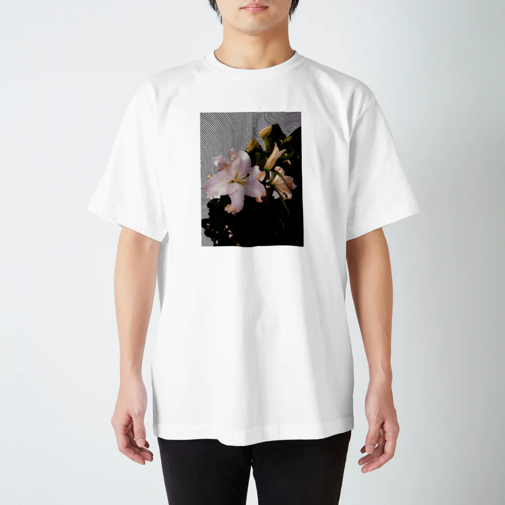 ﾄﾙｺﾞﾚのユリの花コラージュ Regular Fit T-Shirt