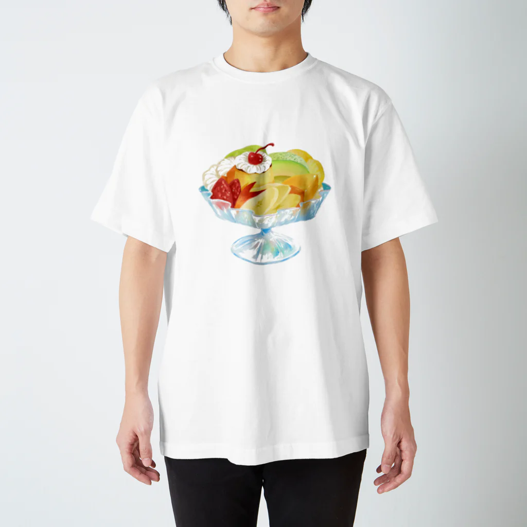 しんま みさんの純喫茶ブルーラビット　プリンアラモード(正面) Regular Fit T-Shirt