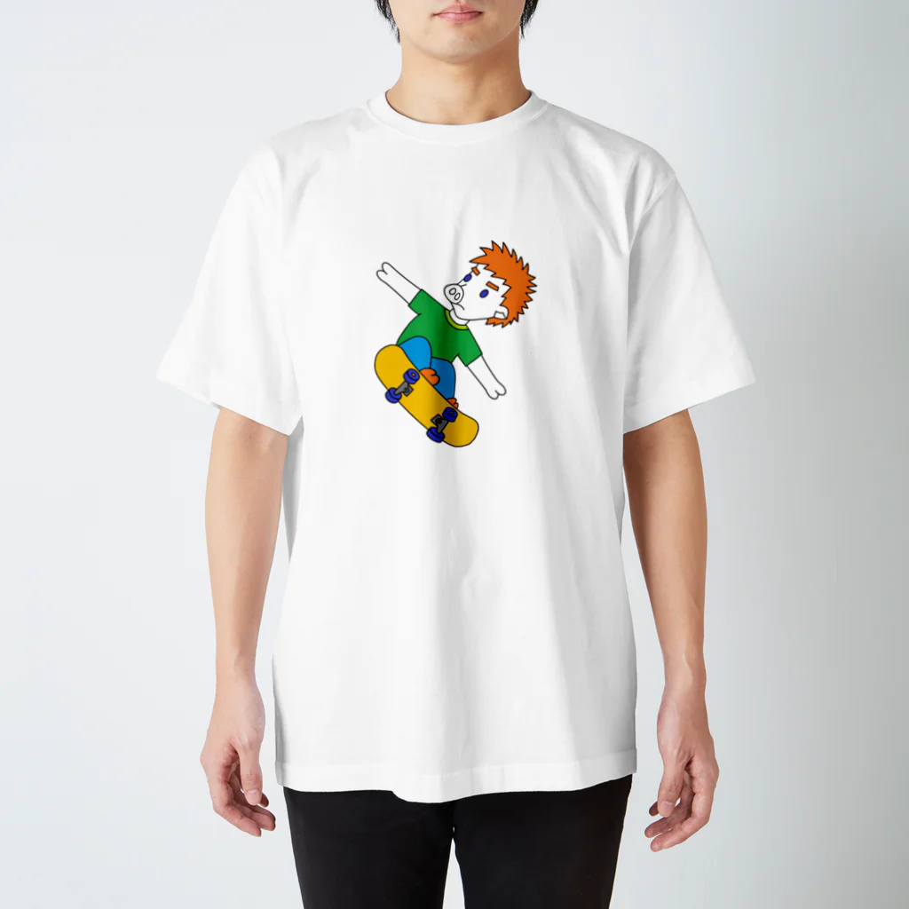 豚人イラストのパンダ武島のジャンピングスケボピッグ スタンダードTシャツ