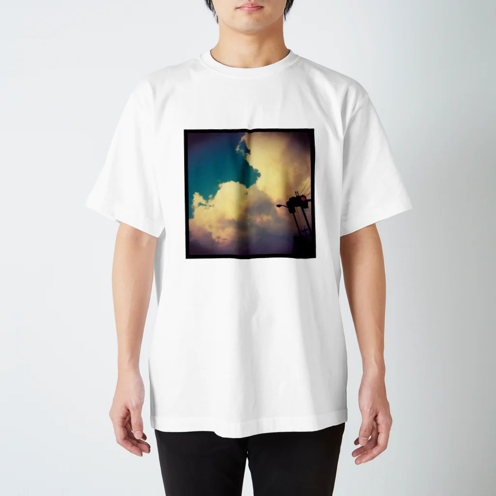 田原たぁろの赤と空 Regular Fit T-Shirt