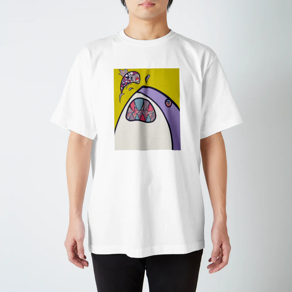 itatitatiのレトロなサメくん スタンダードTシャツ