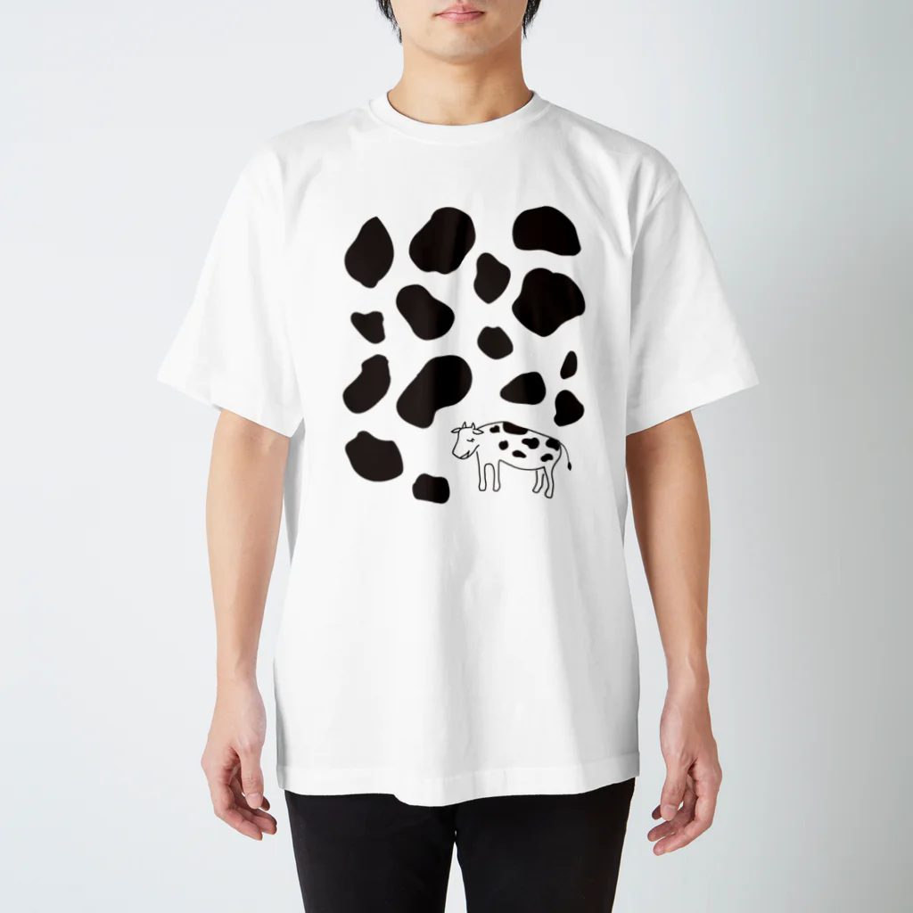 Fuuの牛柄ブラック Regular Fit T-Shirt