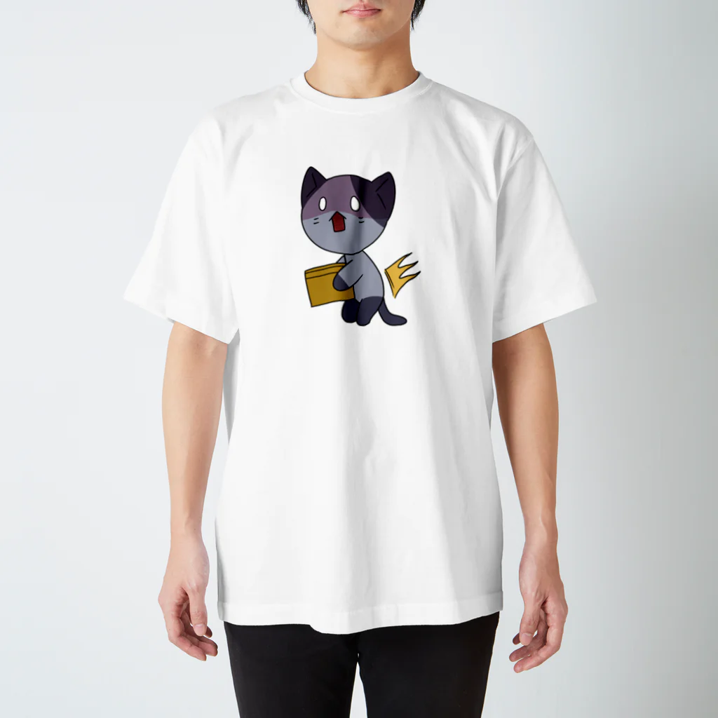 アオフジマキのぎっくり腰猫 Regular Fit T-Shirt