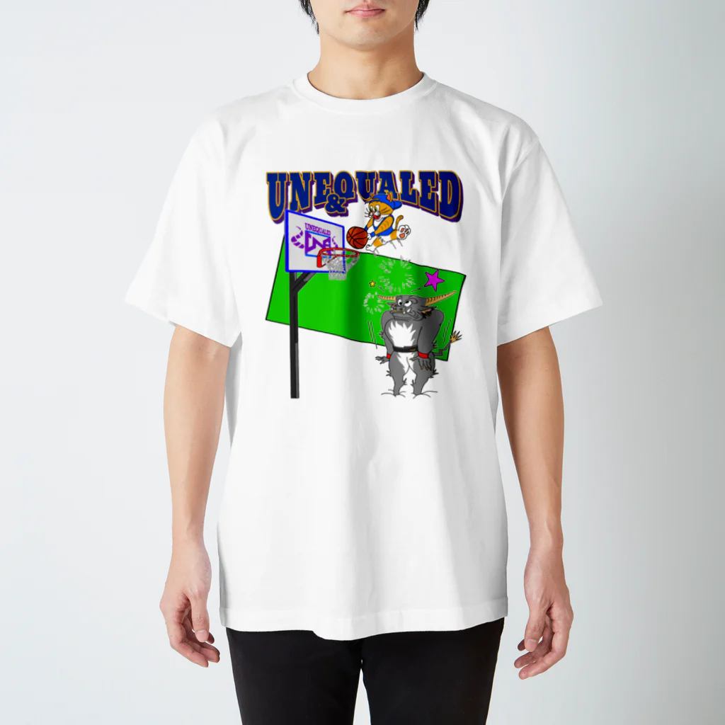 UNEQUALED-VERTEXのアニとクォード　バスケ Regular Fit T-Shirt