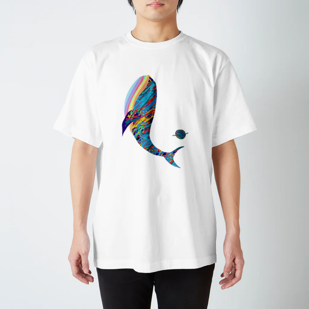 PLUMＭOONの宇宙で遊ぶクジラ Regular Fit T-Shirt