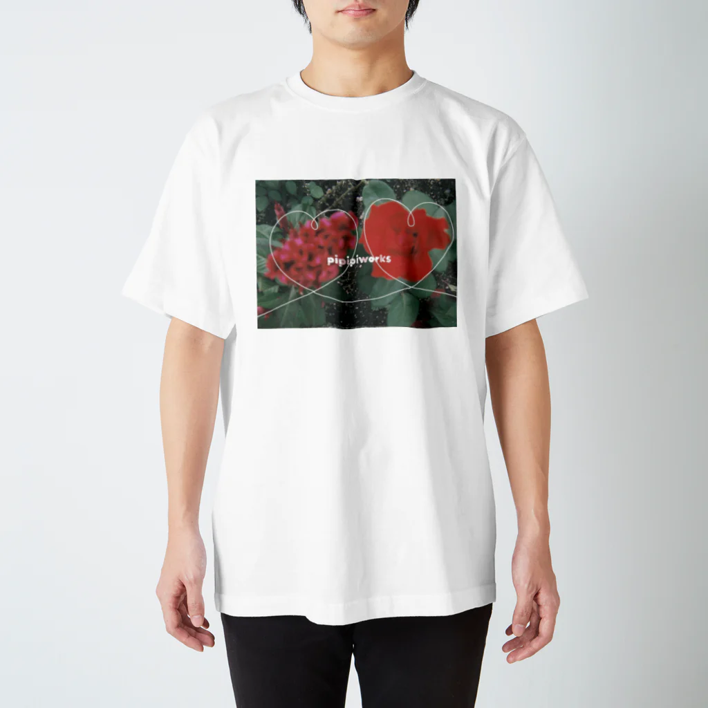 ぴぴぴ わーくすの赤い仲良しお花のTシャツ スタンダードTシャツ