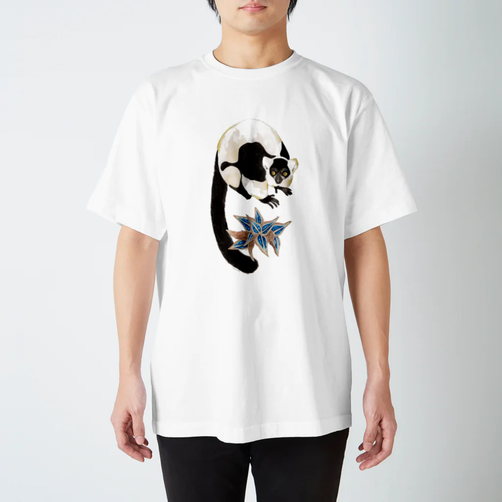 栗城はる🌱のクロシロエリマキキツネザル×タビビトノキ Regular Fit T-Shirt