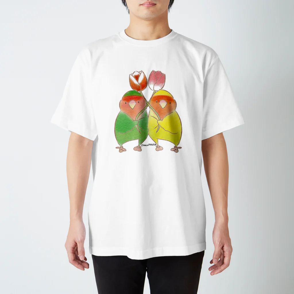 OmuPastaのチューリップとコザクラインコ スタンダードTシャツ