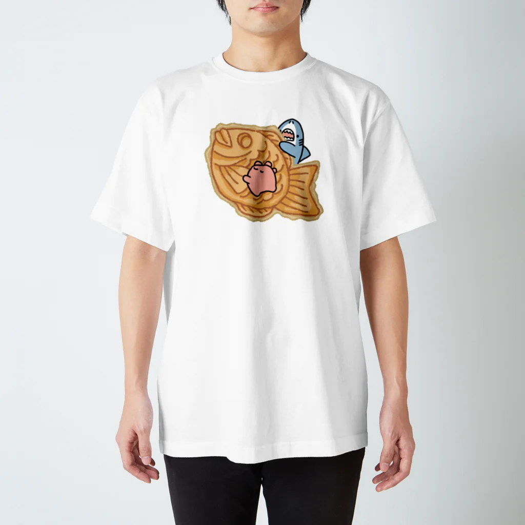 サメとメンダコ[namelessmm2]のたい焼き食べたいサメとメンダコ Regular Fit T-Shirt