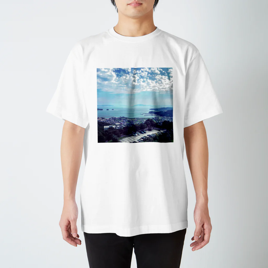 祈織（ino-ori）の海の見える丘から スタンダードTシャツ