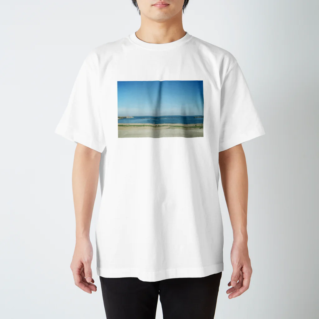 hanche -アンシュ-の初夏の海 Regular Fit T-Shirt