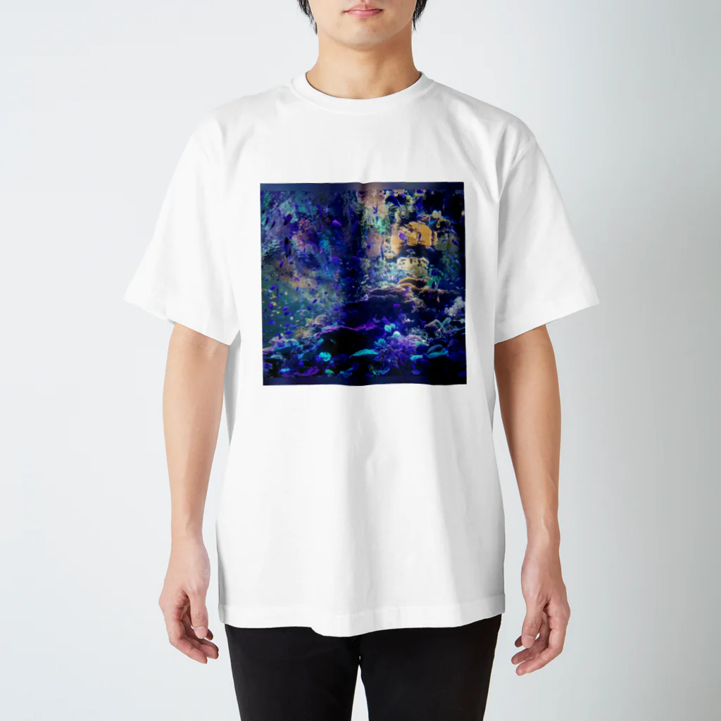 cardboardartzのアクアリウム Regular Fit T-Shirt