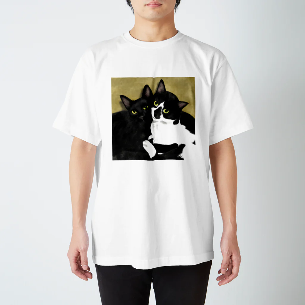 ひげ猫マリオの黒猫&ハチワレ ぶるぱるちゃん Regular Fit T-Shirt