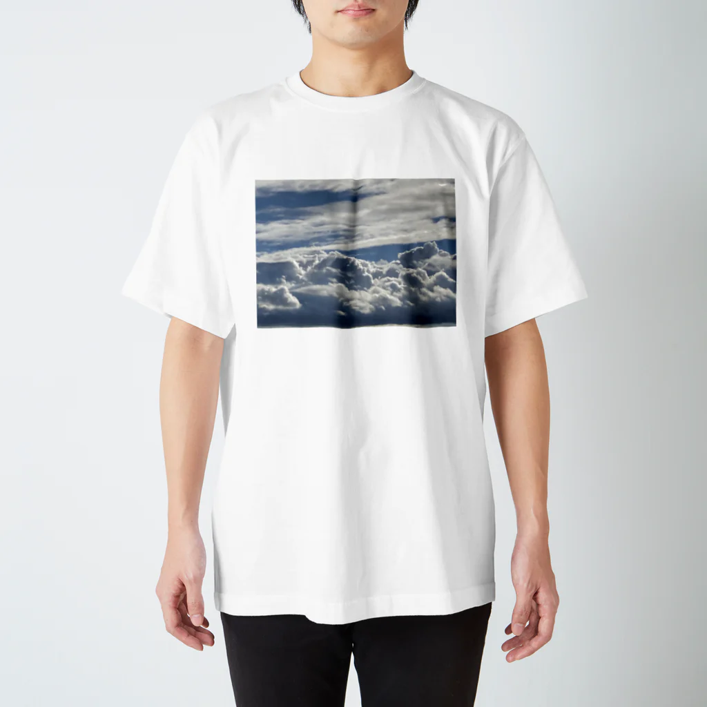 天使のいる街の雨が止んだ秋の空 Regular Fit T-Shirt