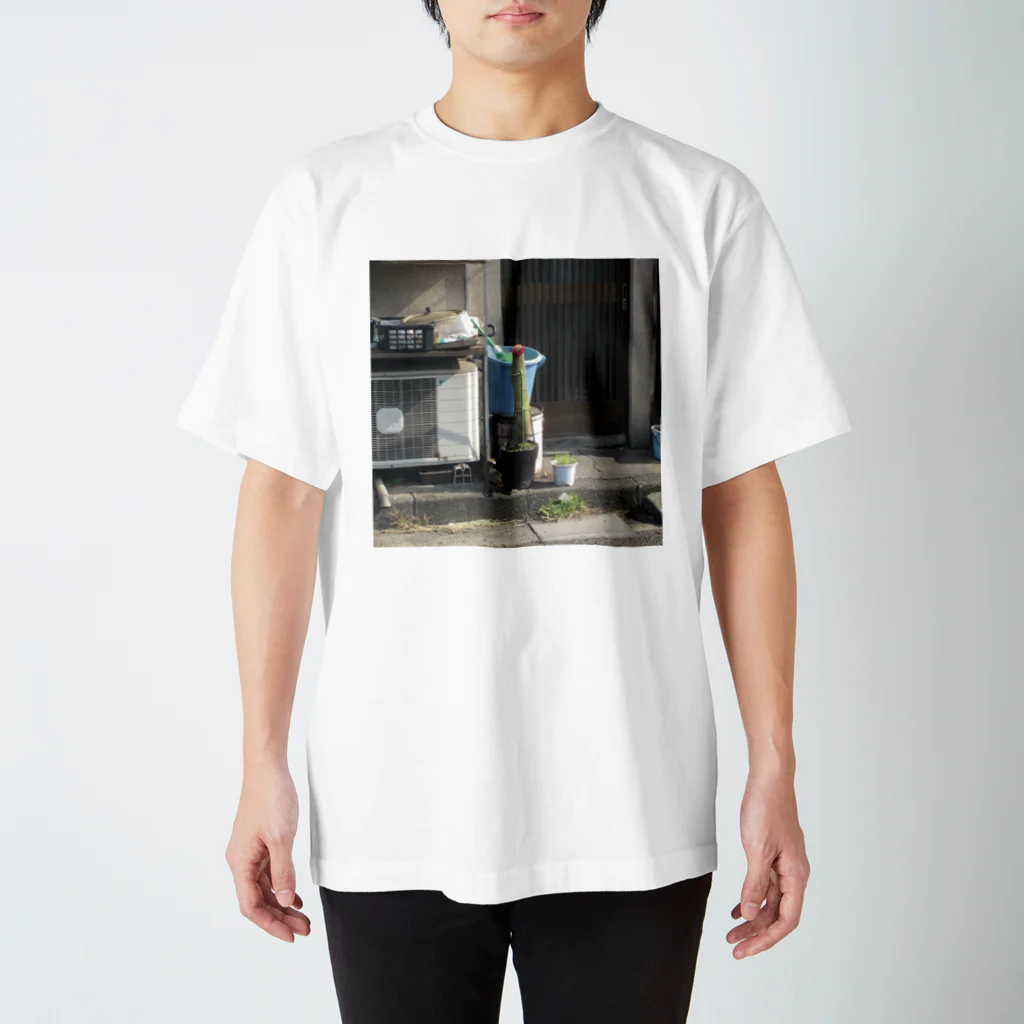 burebure（ブレブレ）の鉢巻サボテン Regular Fit T-Shirt