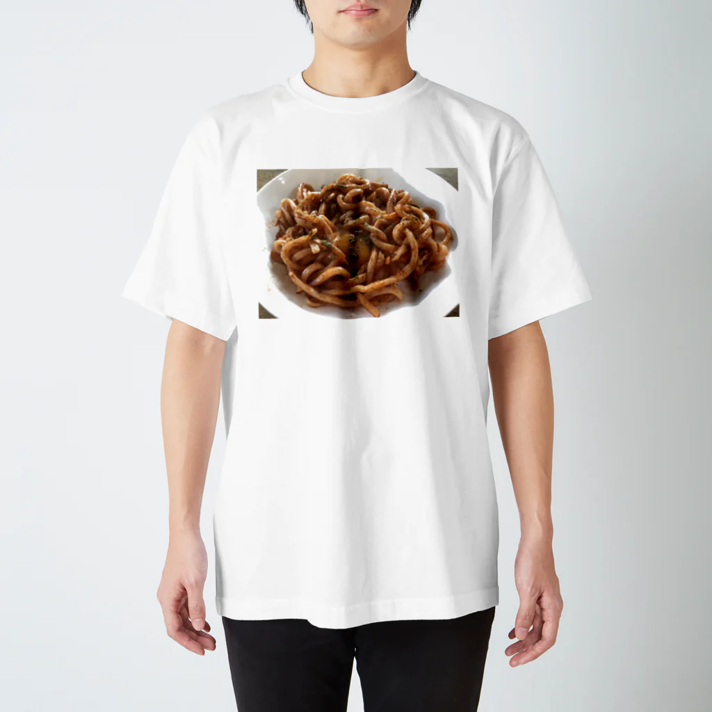 JUNK FOOD VENDORの卵黄トッピングナポリタンうどん Regular Fit T-Shirt