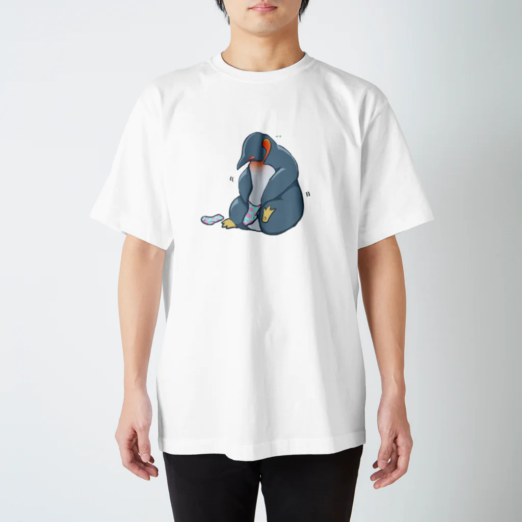 simanagareの永遠に靴下履けないペンギン Regular Fit T-Shirt