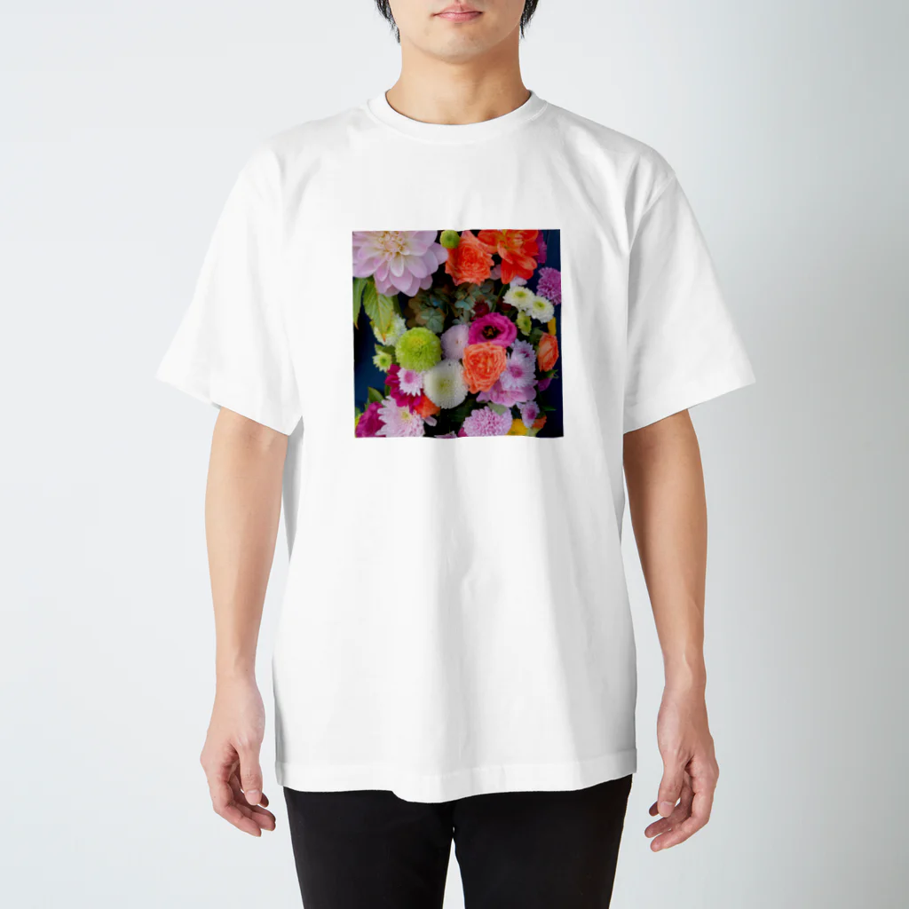 🐋最果てのおりん🥀🦭のvivid flower Regular Fit T-Shirt