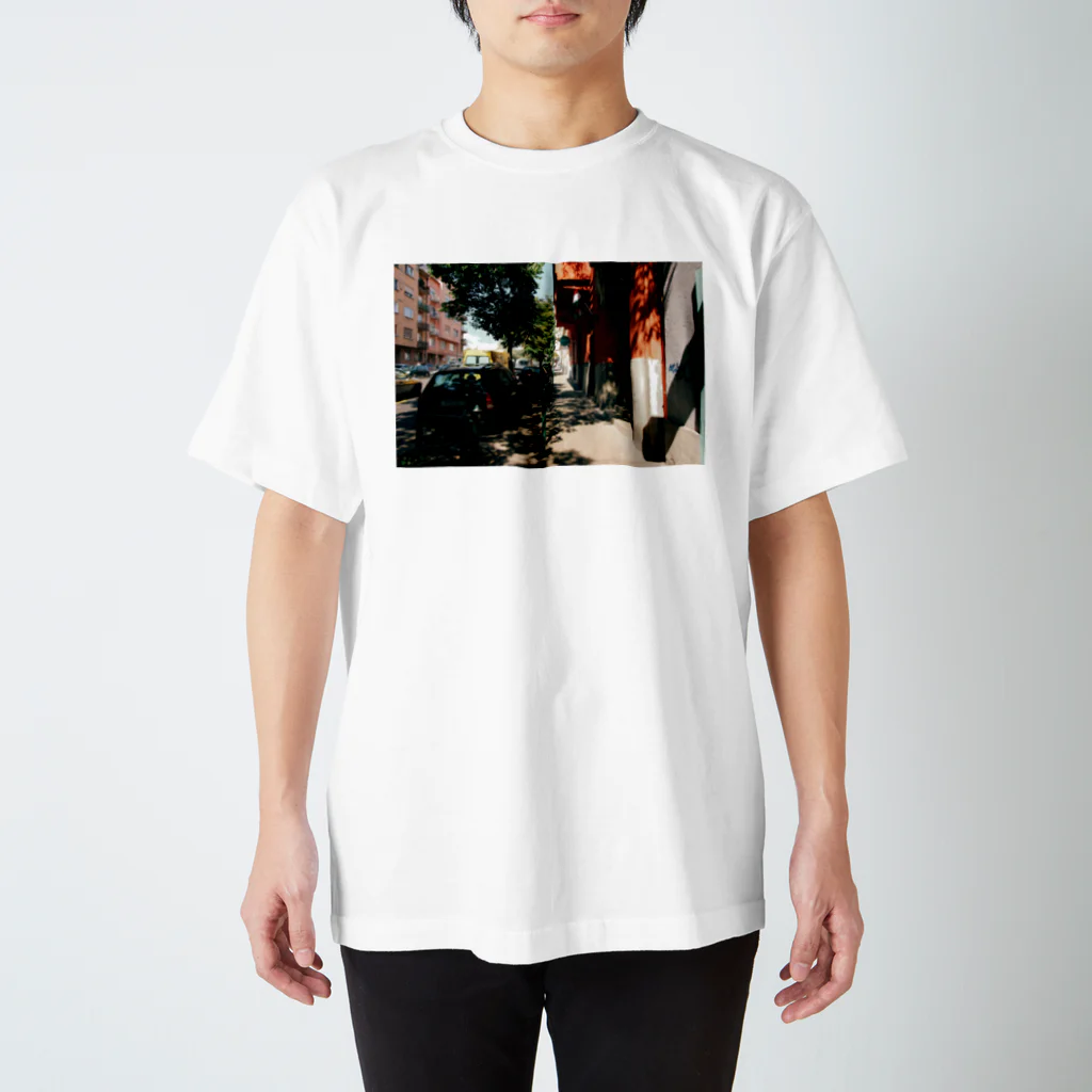 もくれん家のBudapest Regular Fit T-Shirt