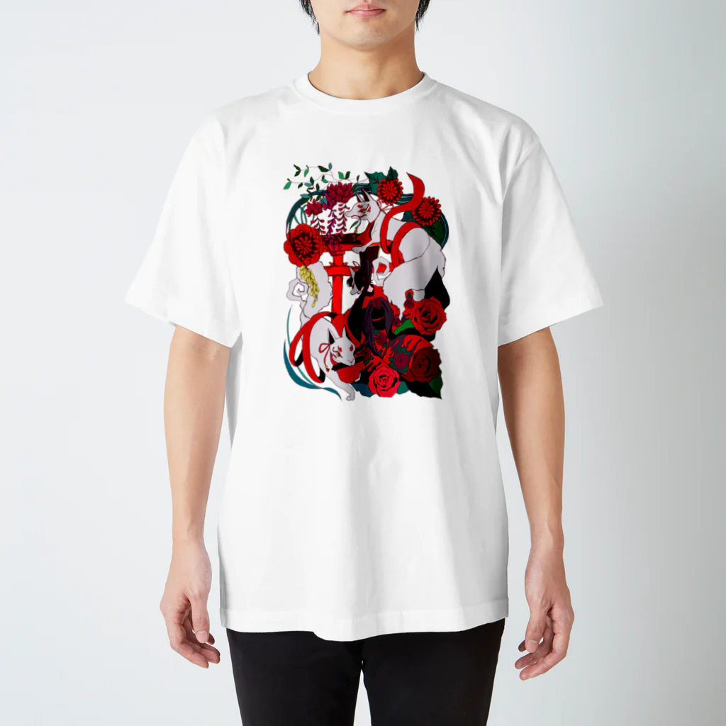 翠色の眼鏡の鳥居と狐姫 Regular Fit T-Shirt