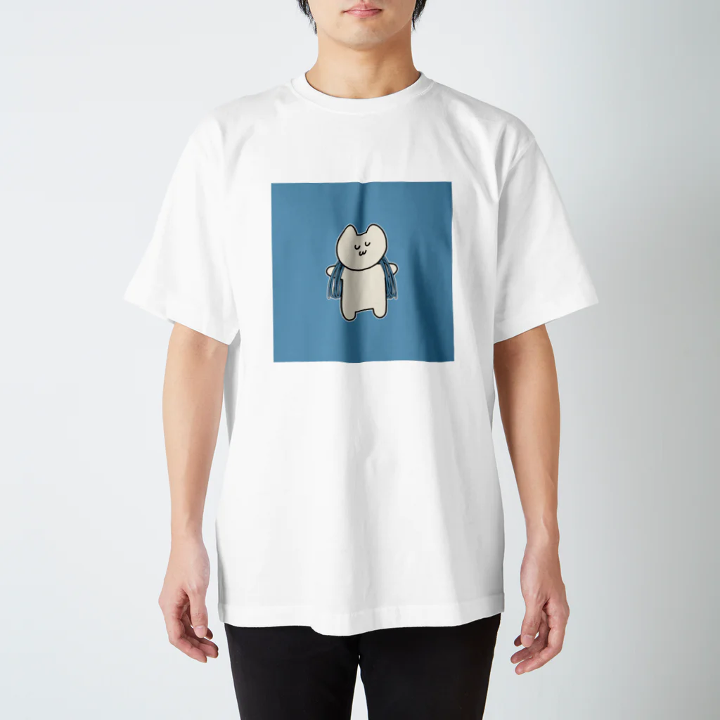 岩と猫の肩にロープをかけた猫ちゃん（水色）Tシャツ Regular Fit T-Shirt