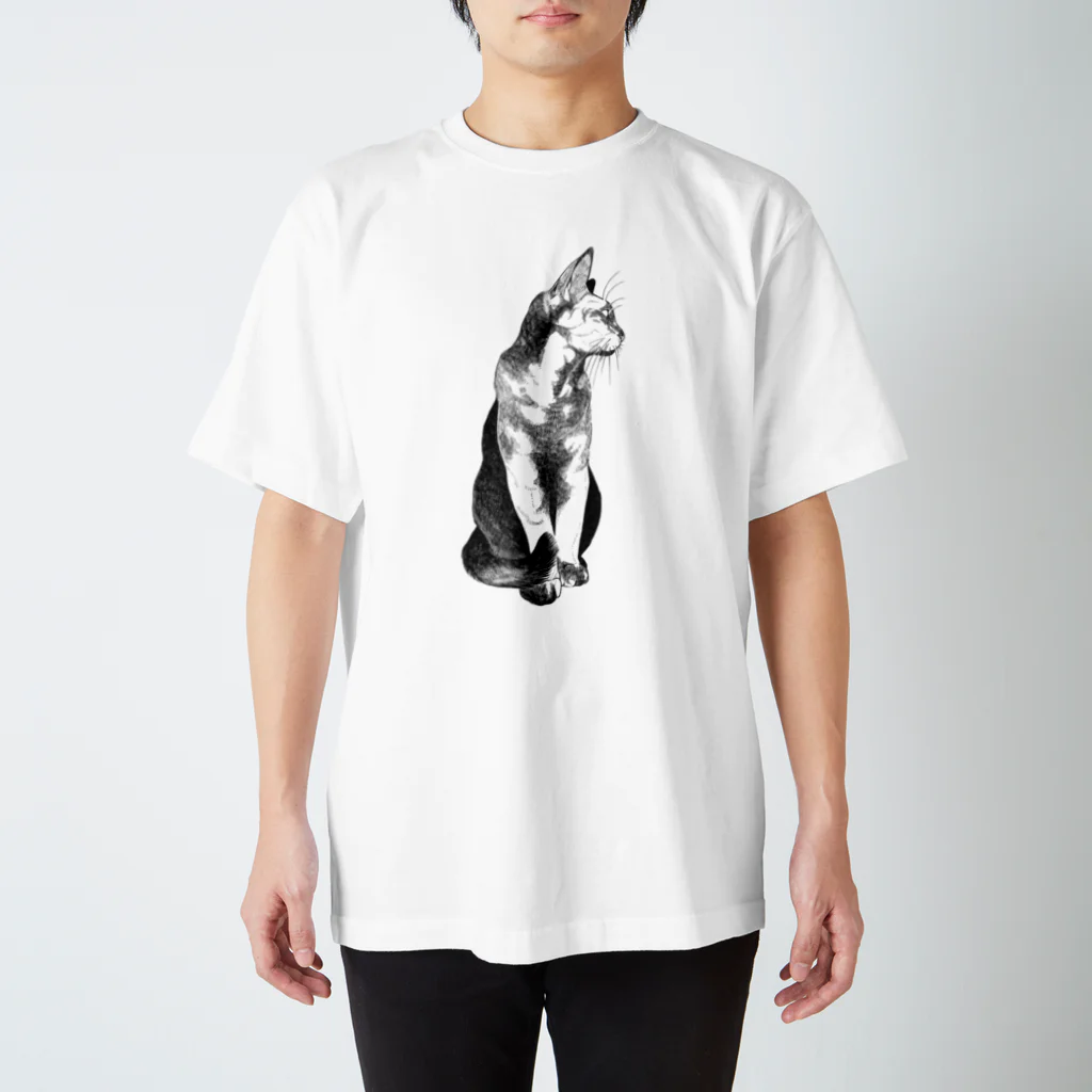 池田早秋のねこ Regular Fit T-Shirt