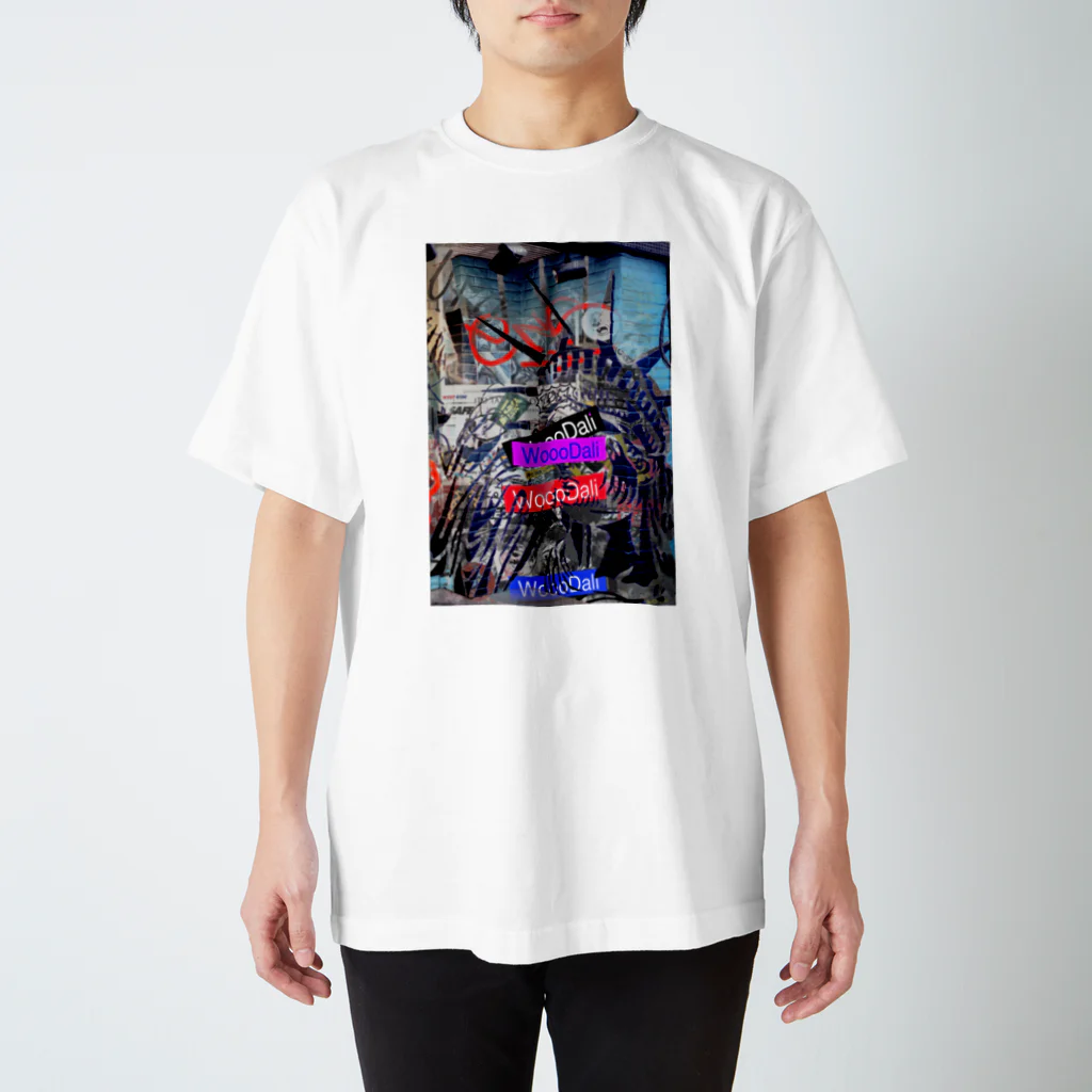 WoooDaliのshibuya wall art wooodali スタンダードTシャツ