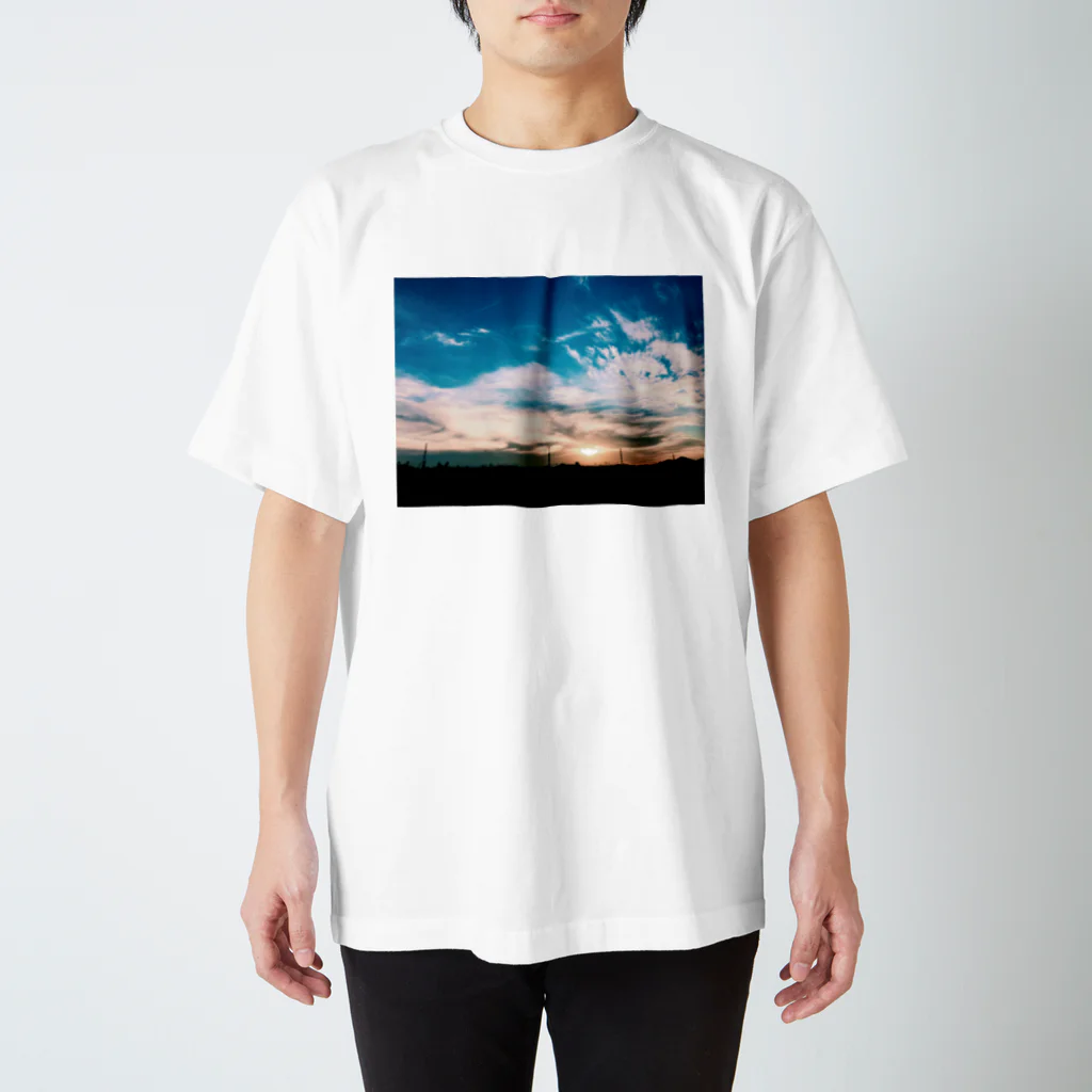 azul(アズゥ)の今日の空 スタンダードTシャツ