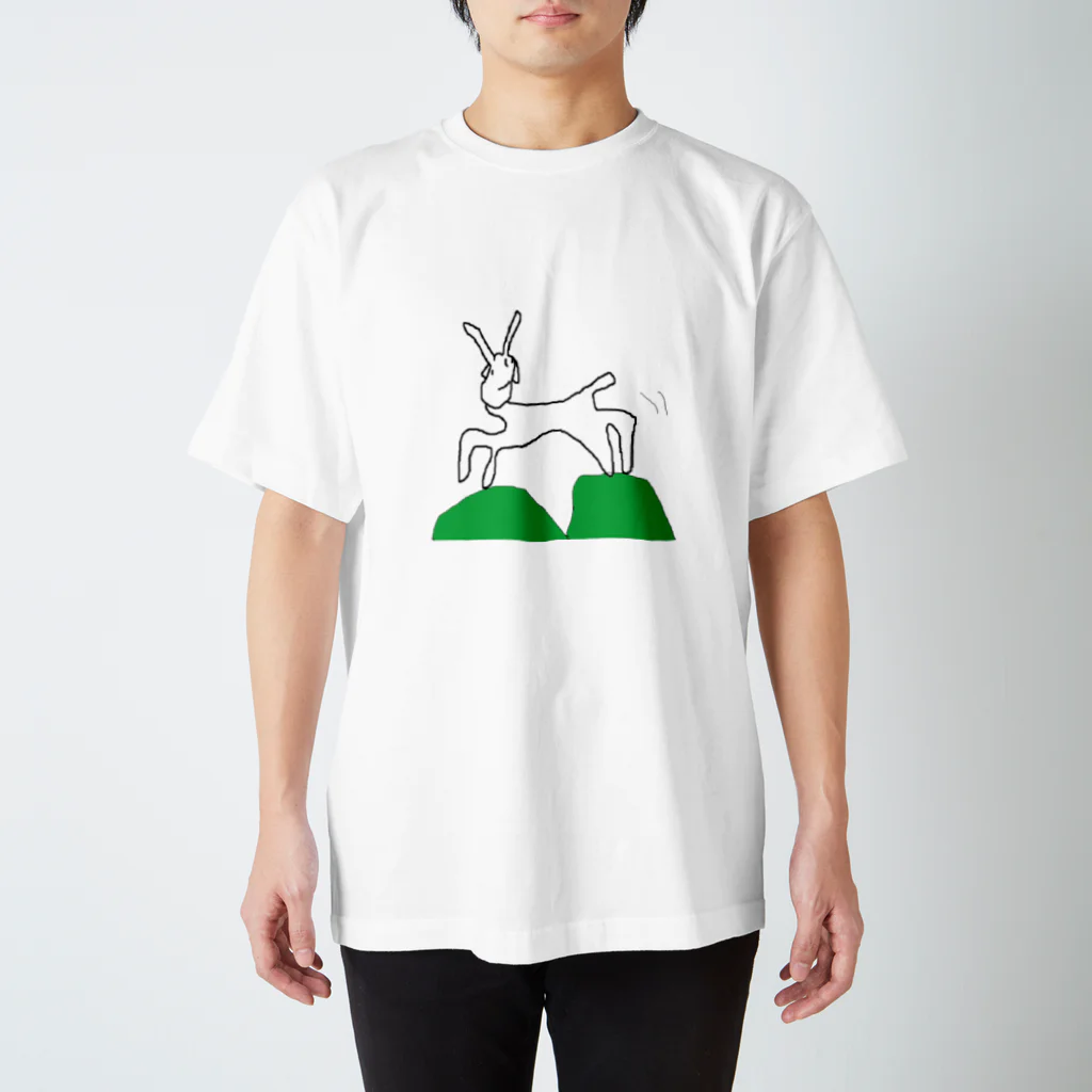 utyuujinn643の予想以上にジャンプ力があって後悔したヤギ スタンダードTシャツ