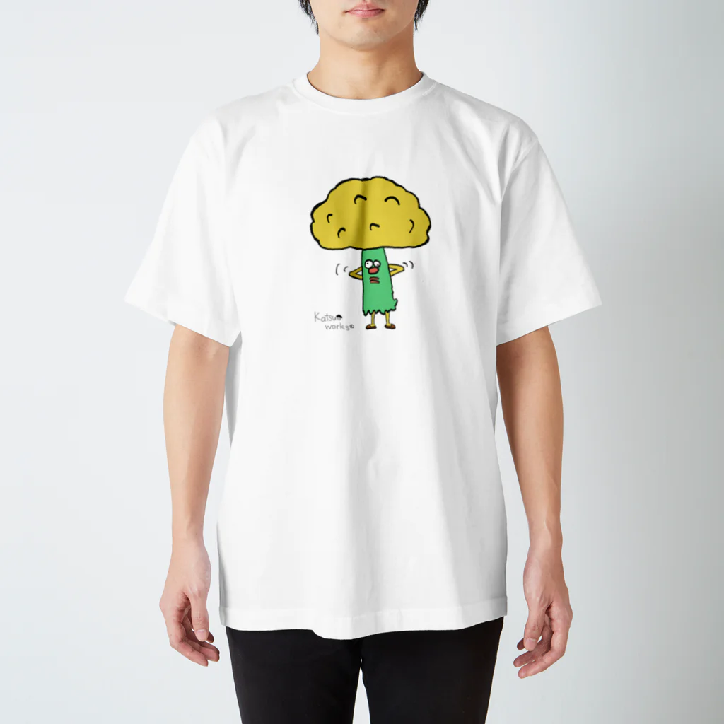 Katsuo_works （カツオワークス）の少しアウトローを行くブロッコリー Regular Fit T-Shirt