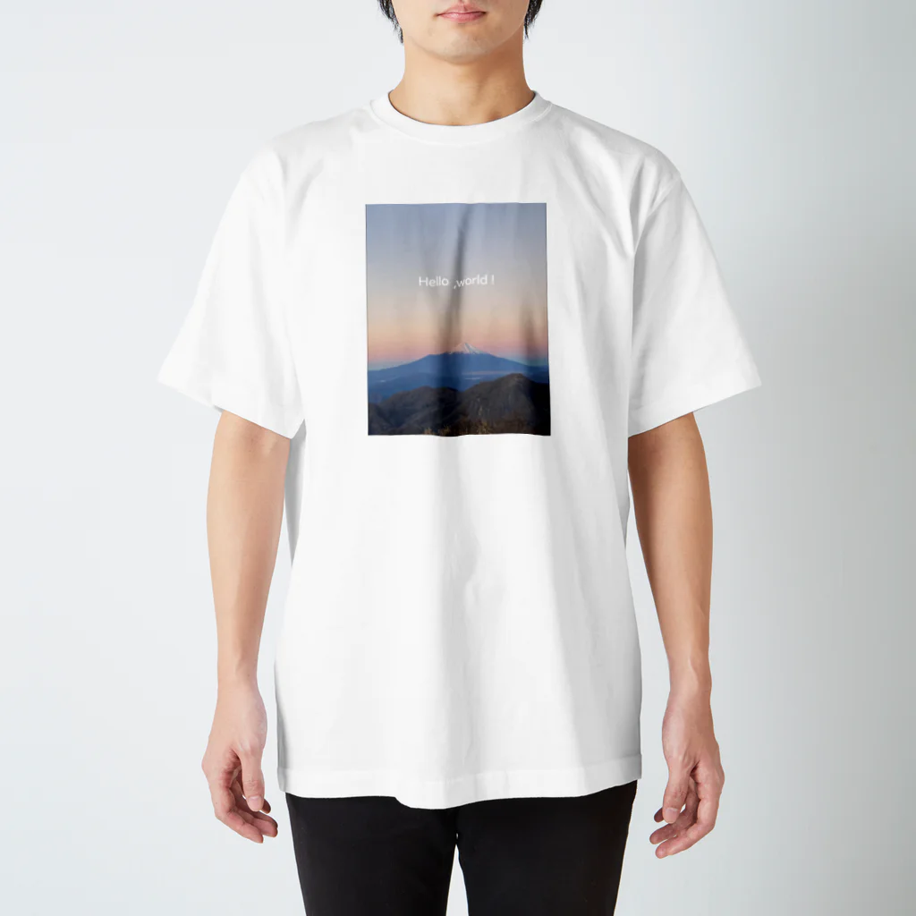 horror_nou13の淡い空の富士山 Regular Fit T-Shirt