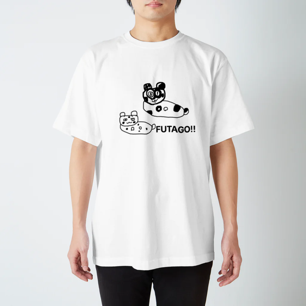 ビーユールームの仲良し双子パンダ Regular Fit T-Shirt