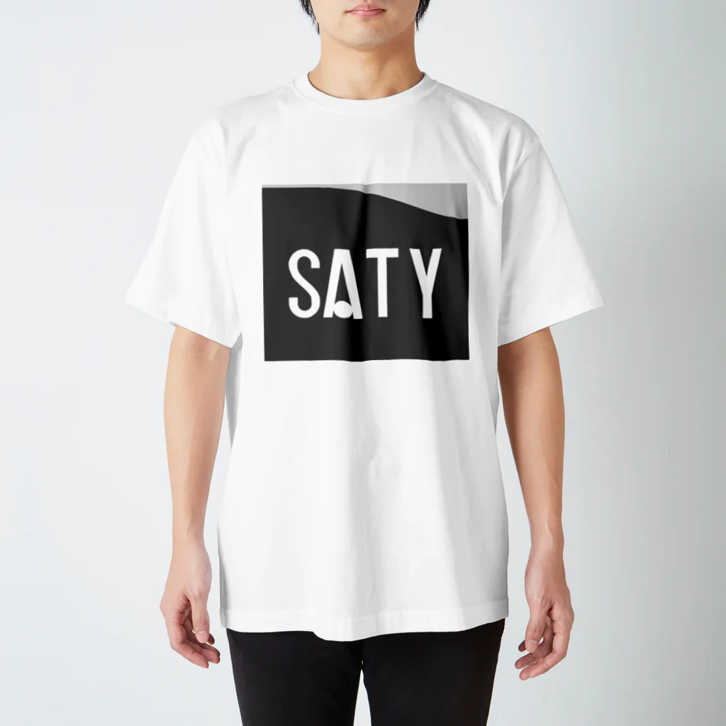 MYCALSHOPのSATY GOODS Regular Fit T-Shirt