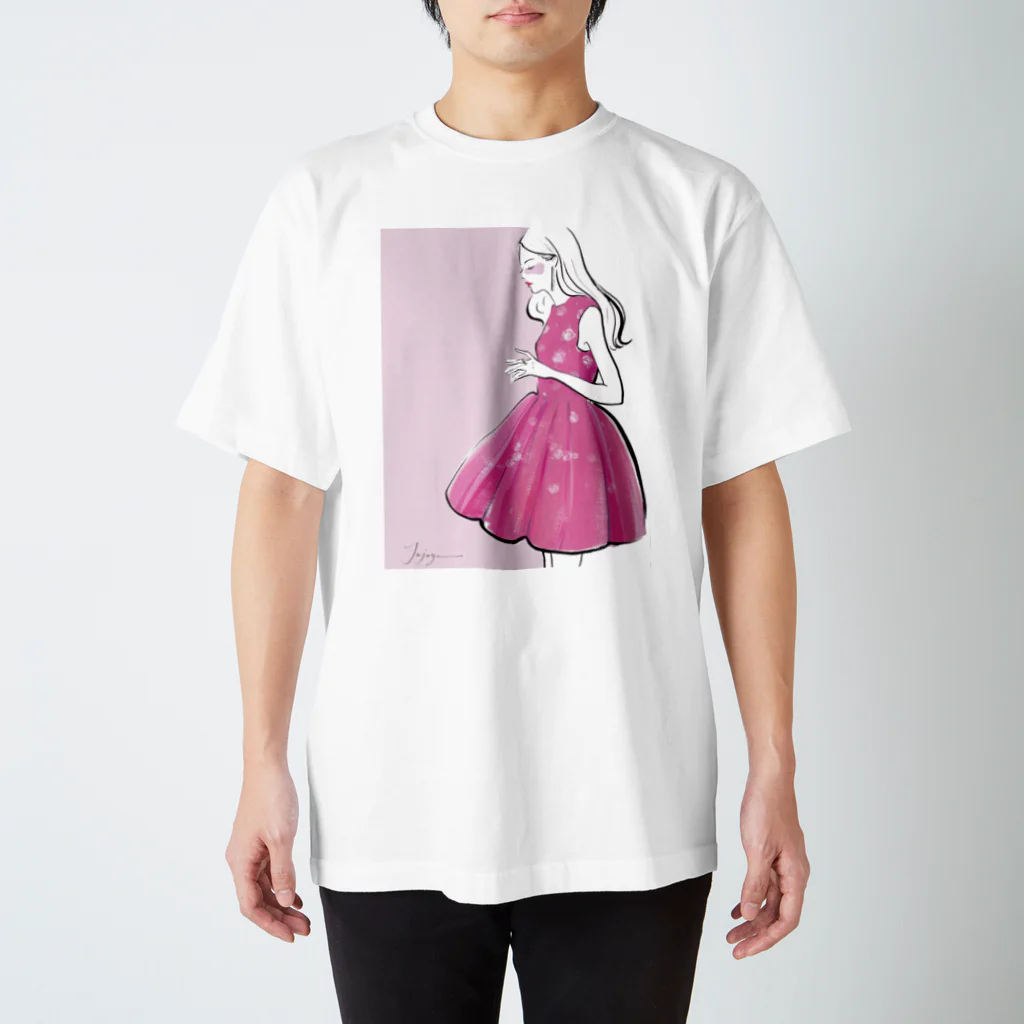 Jojo Yan | A Fashion Illustratorのピンクスカート Regular Fit T-Shirt