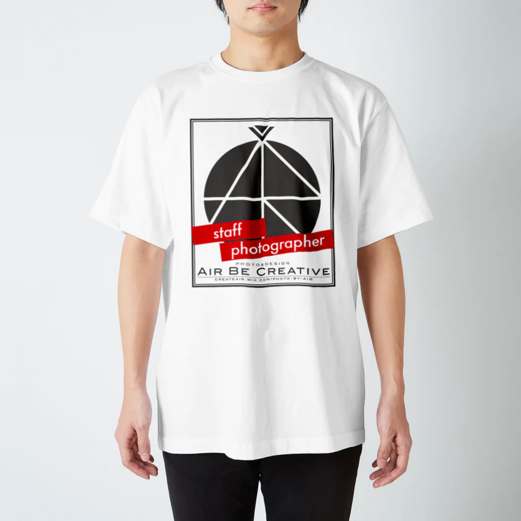 空気椅子のABC「staff photographer」ロゴ スタンダードTシャツ