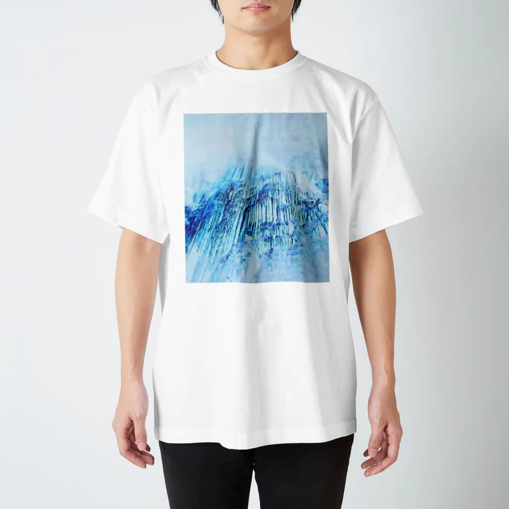 精霊電設の氷の要塞 Regular Fit T-Shirt