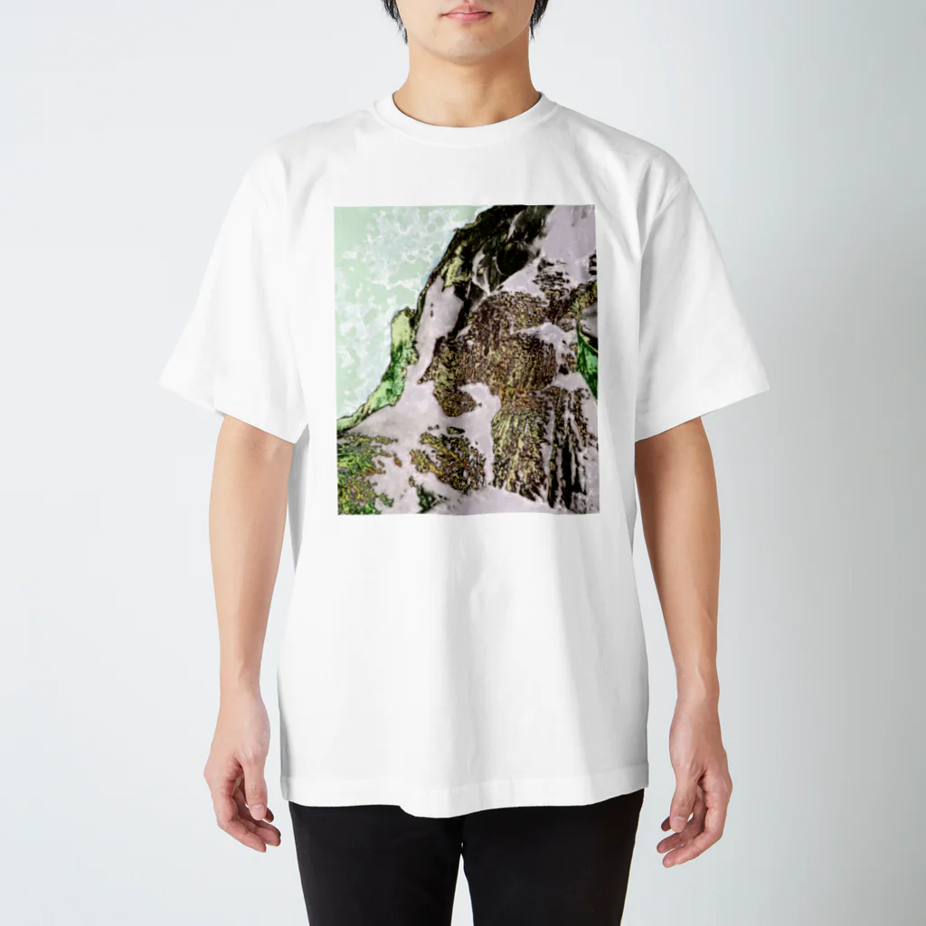 精霊電設の迎春の雪山 Regular Fit T-Shirt