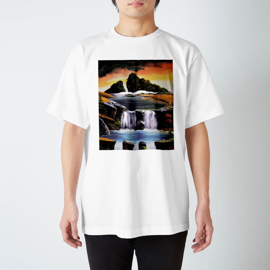 Isseyの奇山の滝 スタンダードTシャツ