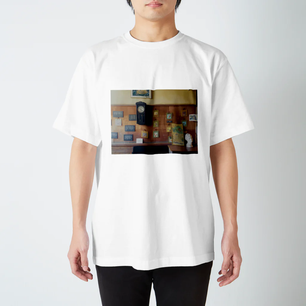 秋刀魚の眼のノスタルジーの香り Regular Fit T-Shirt