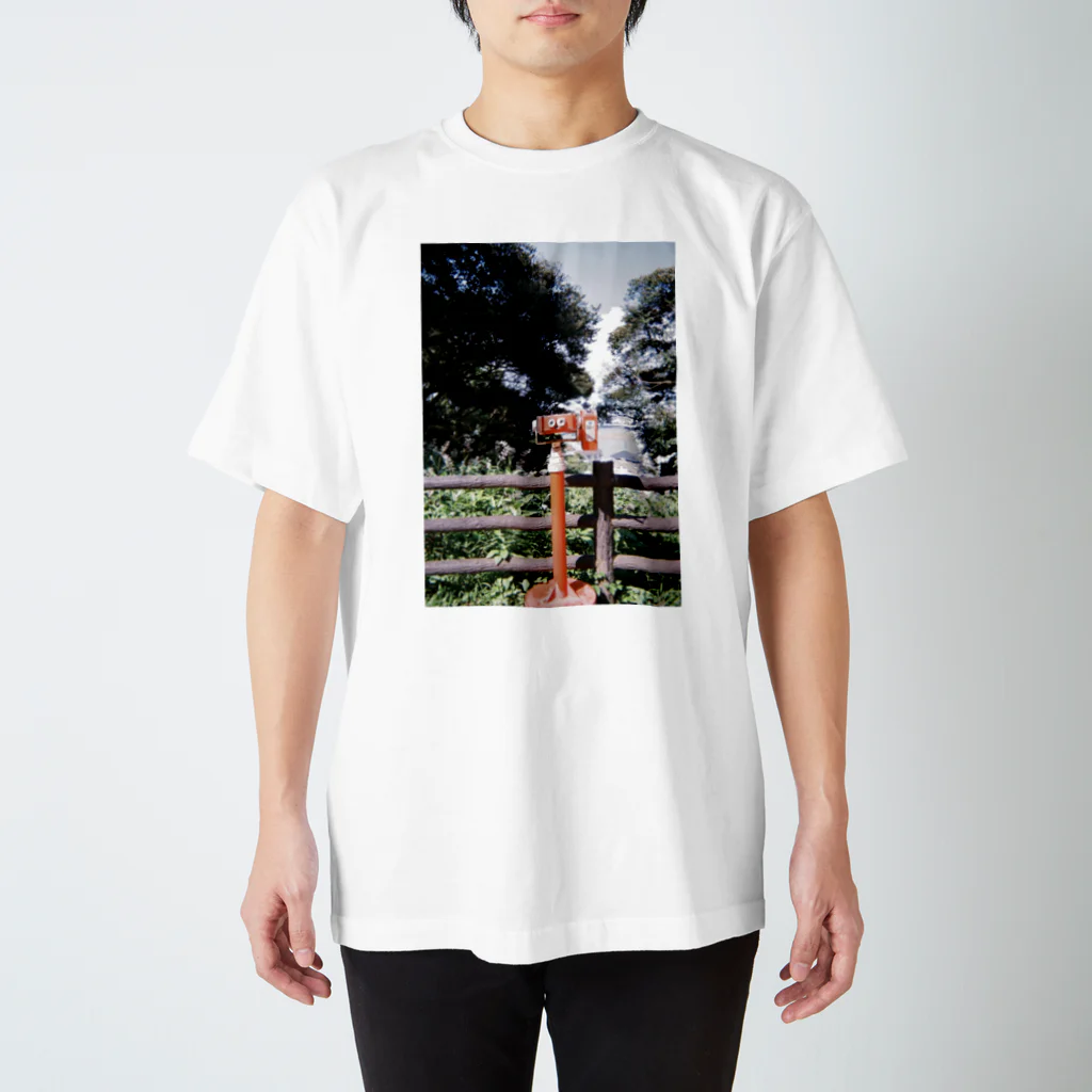 どんぐりの写ルンですで撮った望遠鏡 スタンダードTシャツ