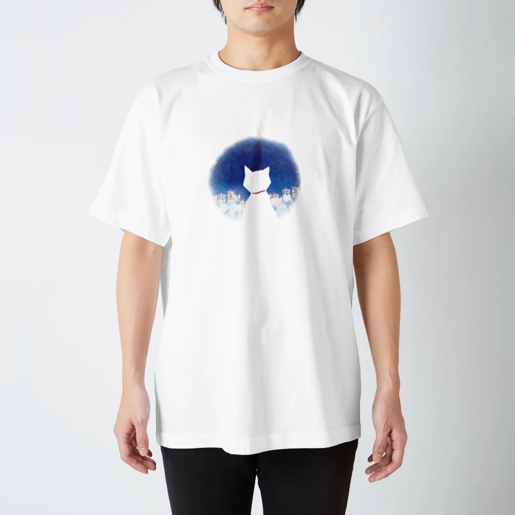 サワネチヒロのショップの夜のネオンと猫 Regular Fit T-Shirt