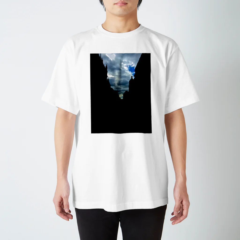 YUKI YOSHIDAのBULE SKY Regular Fit T-Shirt