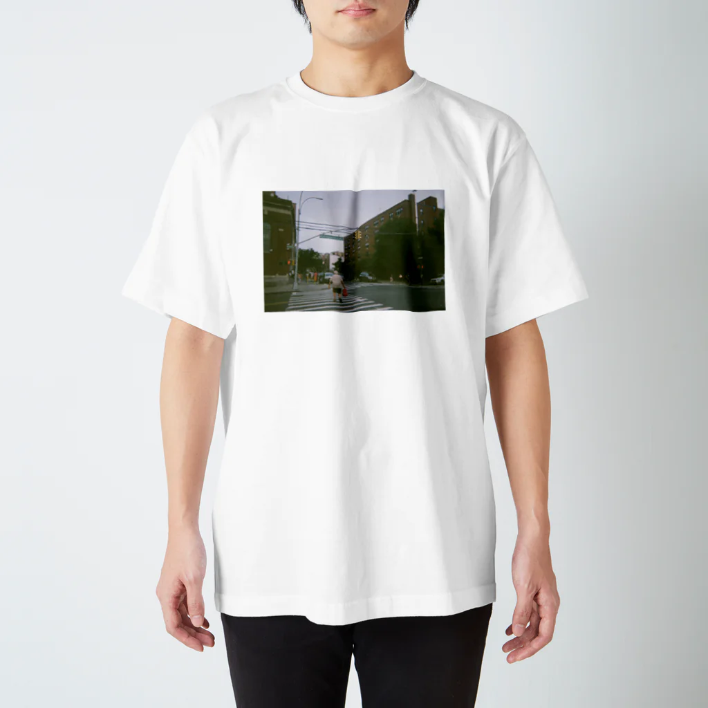 me's filmのNYのおじいちゃん スタンダードTシャツ