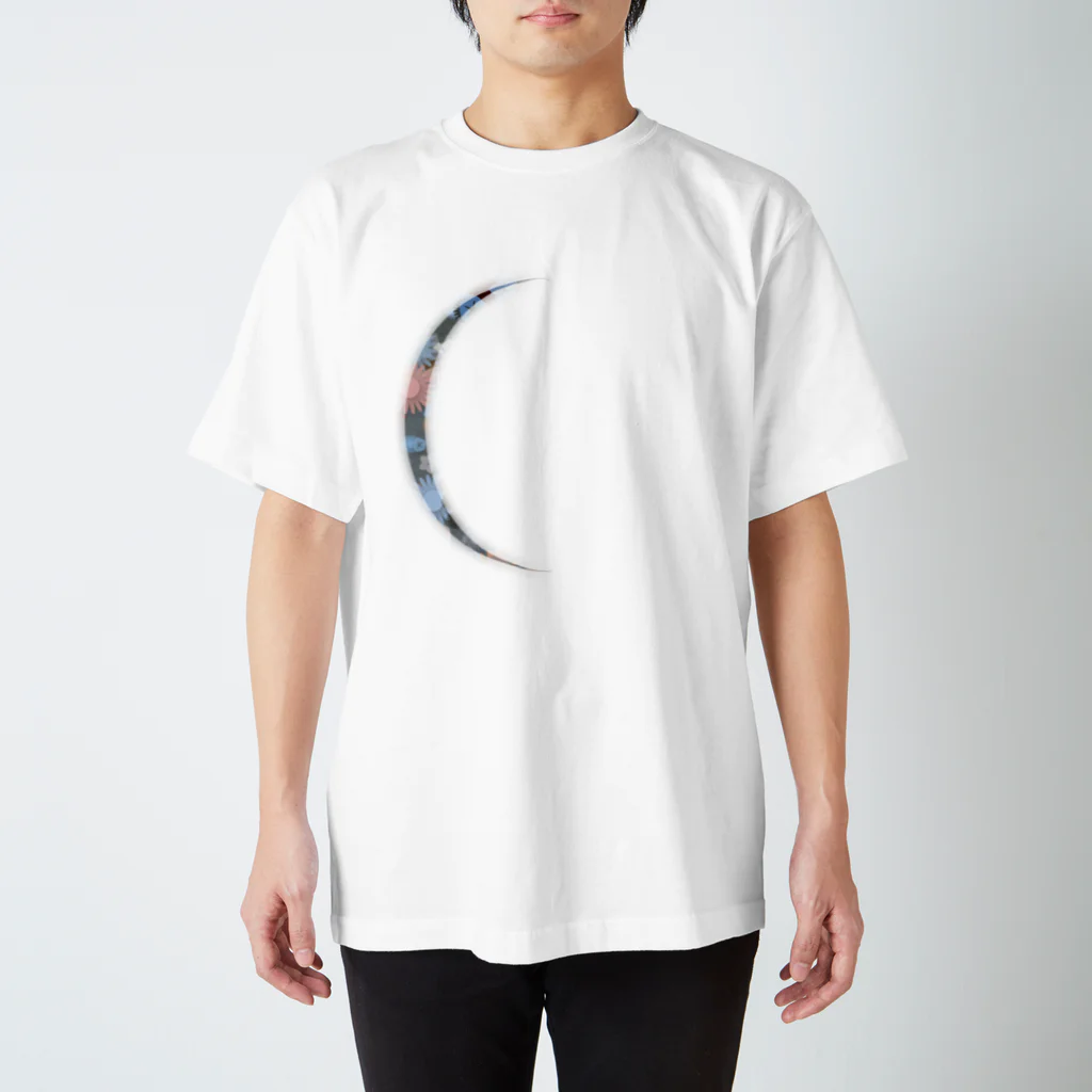 pianocurve DesignのMoon face designed with summer flowers No.29 スタンダードTシャツ