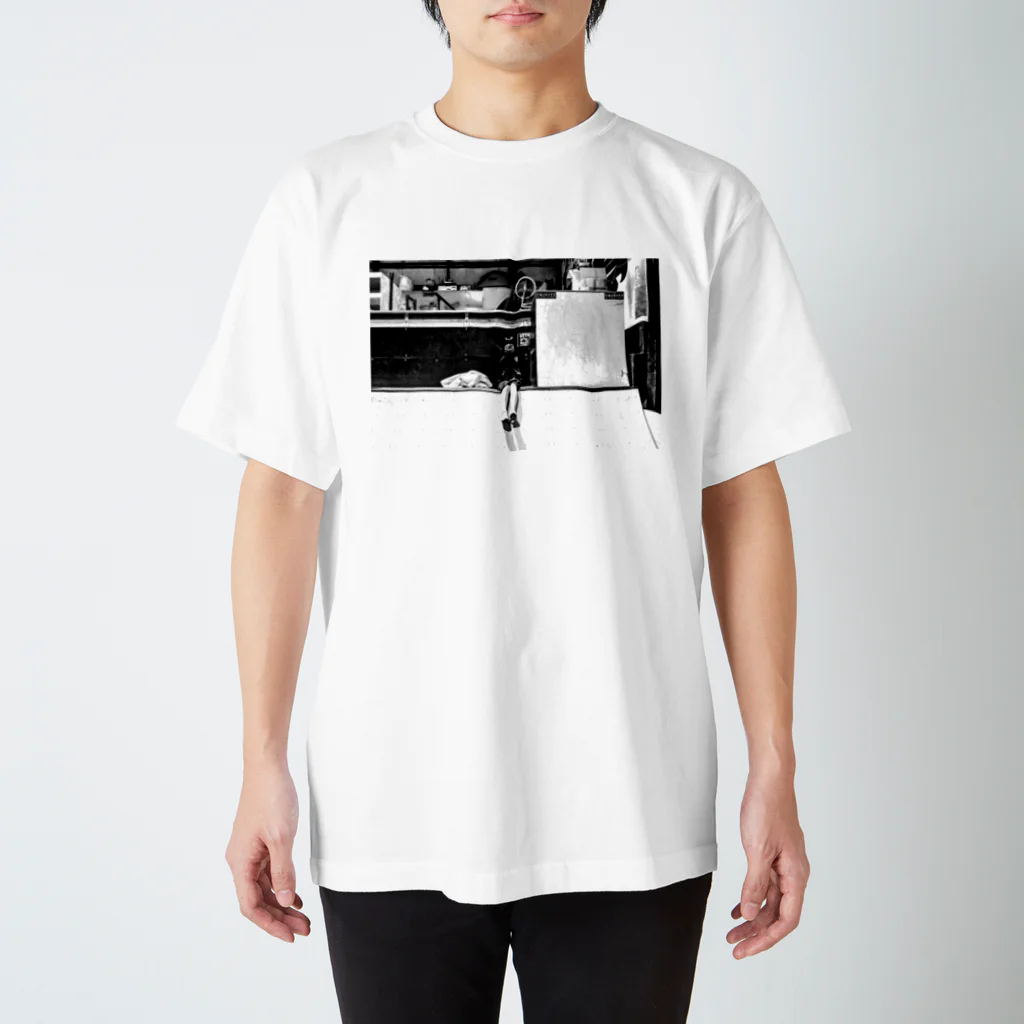 タナカジャナイホウノヤマモトのskate_girl Regular Fit T-Shirt